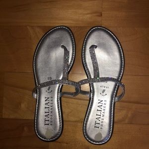 LIKE BRAND NEW•sandals